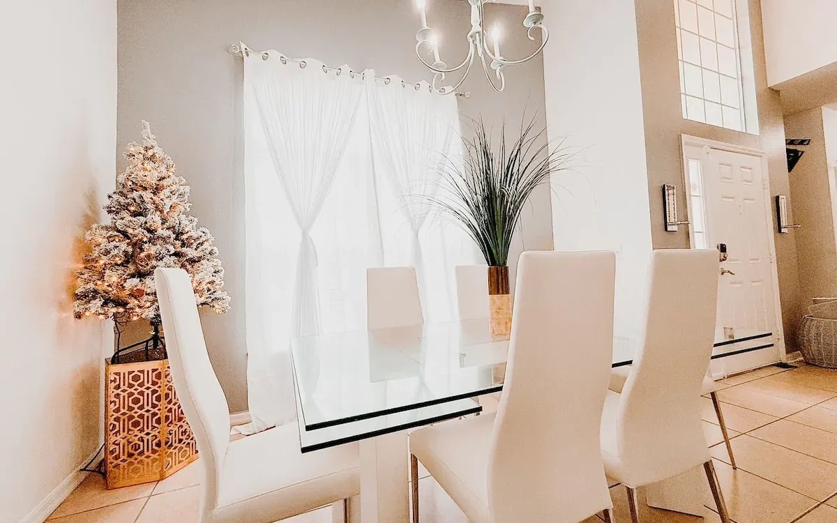 9d8f4c81-debd-4001-9605-7d6f332e0996-1